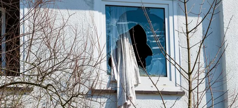 Storm Window Installation Contractors in Country Walk, FL